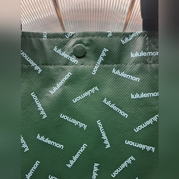 Lululemon Large Holiday Reusable Shopping Gift Bag Tote - Green/ Teal - Picture 5 of 9